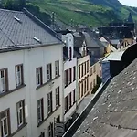 In Einem Historischen Gebaeude Mit Balkon Und Blick Auf Mosel By Interhome زيل ان دير موسل