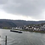 In Einem Historischen Gebaeude Mit Balkon Und Blick Auf Mosel By Interhome شقة