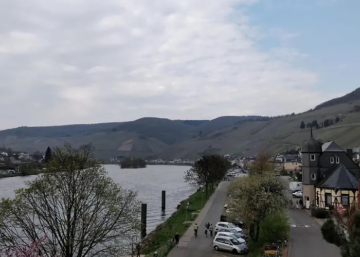 In Einem Historischen Gebaeude Mit Balkon Und Blick Auf Mosel By Interhome 公寓 *