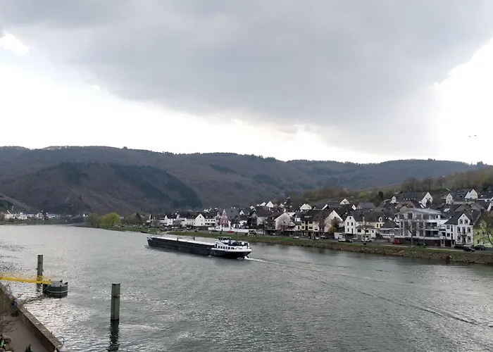 In Einem Historischen Gebaeude Mit Balkon Und Blick Auf Mosel By Interhome 公寓